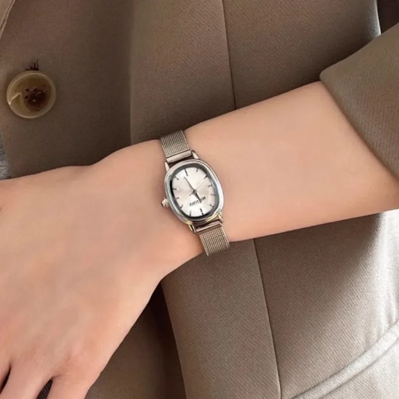 Reloj verde con esfera ovalada - Lux Watch reseña y precio
