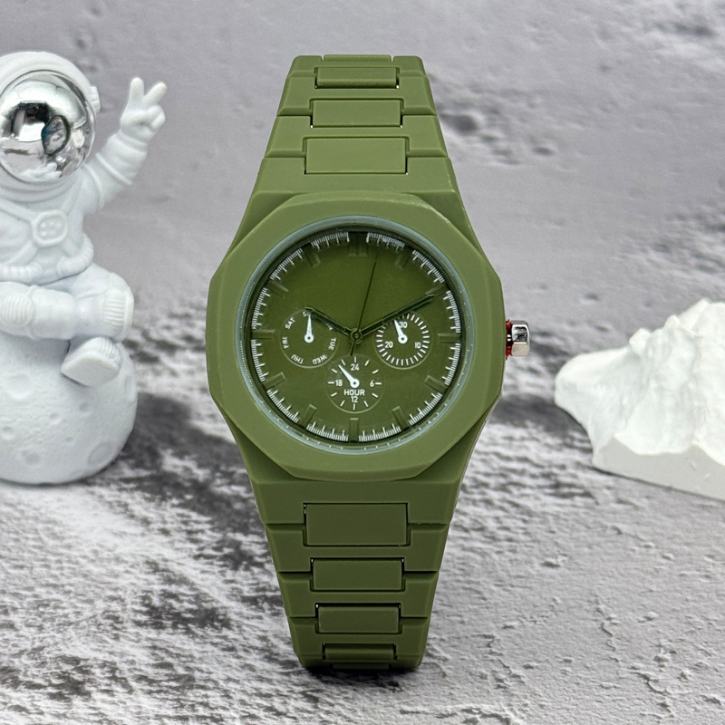 Reloj de pulsera de cuarzo de  - Luxury Watch Name reseña y precio